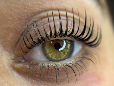 קורל פרלה - הכשרה להרמת ריסים וגבות