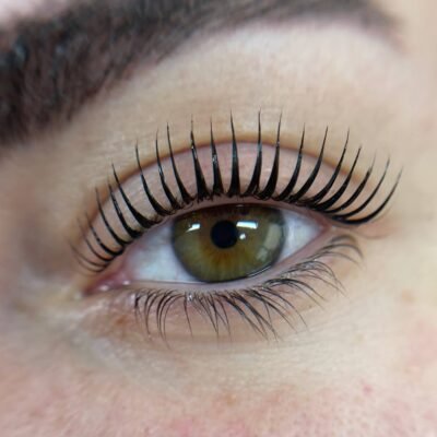 קורס הרמת ריסים וגבות