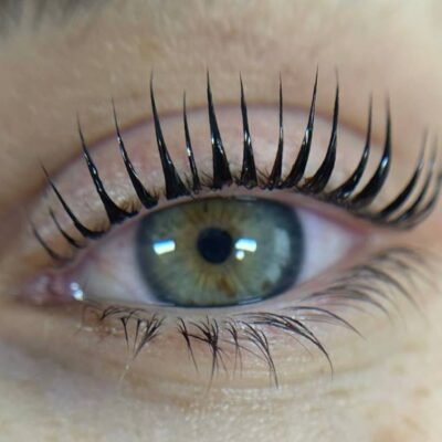 הרמת ריסים וגבות