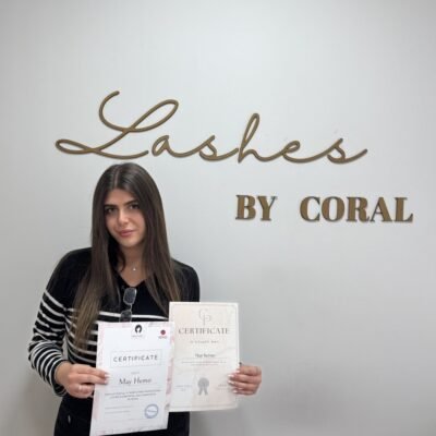 הרמת ריסים וגבות עם תעודה